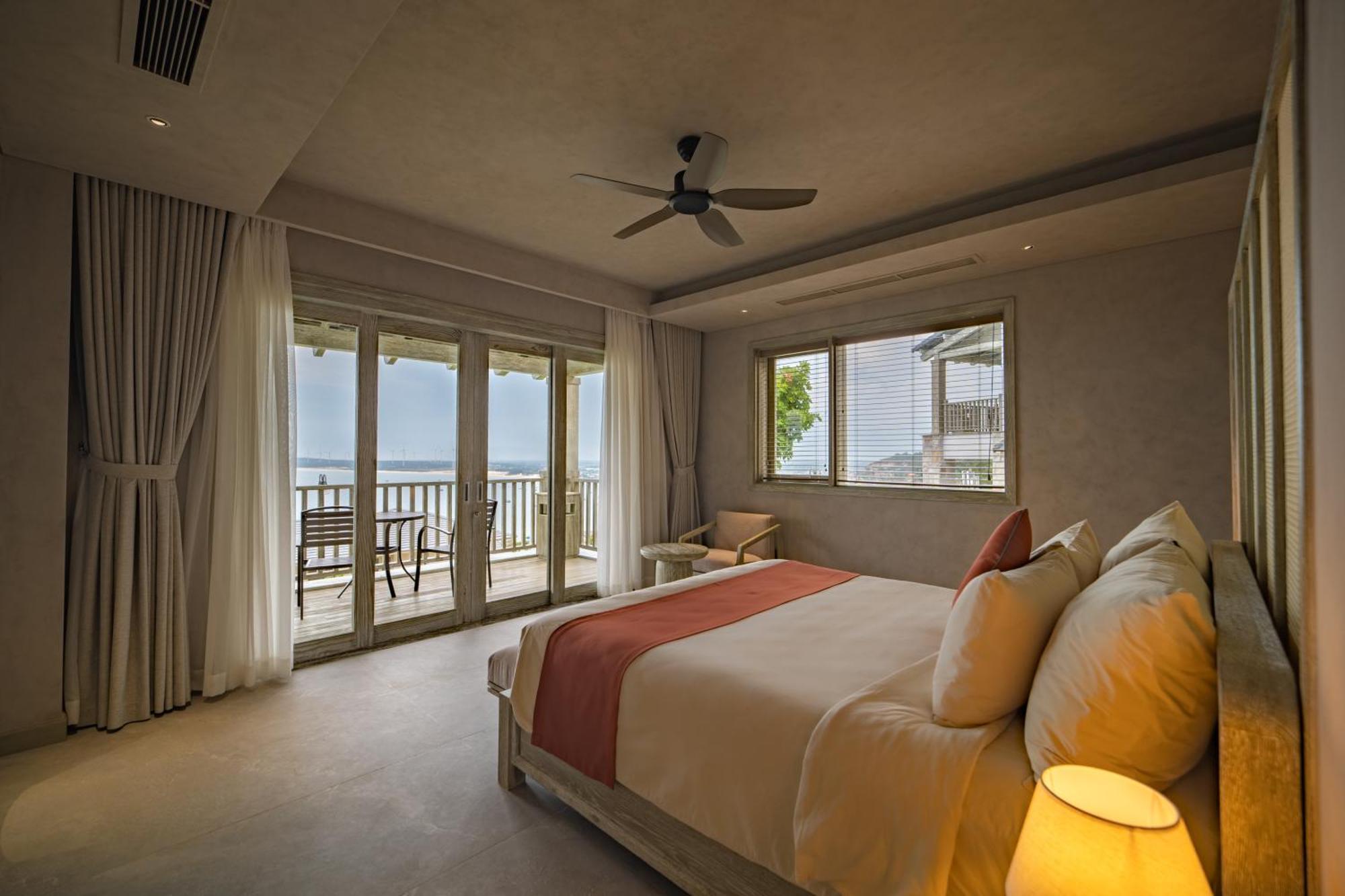 Crown Retreat Quy Nhon Resort Exteriör bild